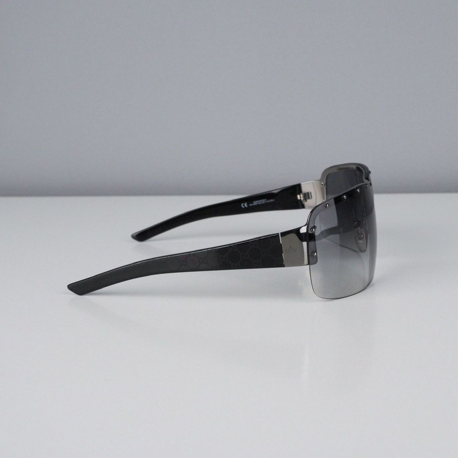 Gucci Vintage 90’s gucci old monogram logo black sunglasses Size ONE SIZE - 2 Thumbnail