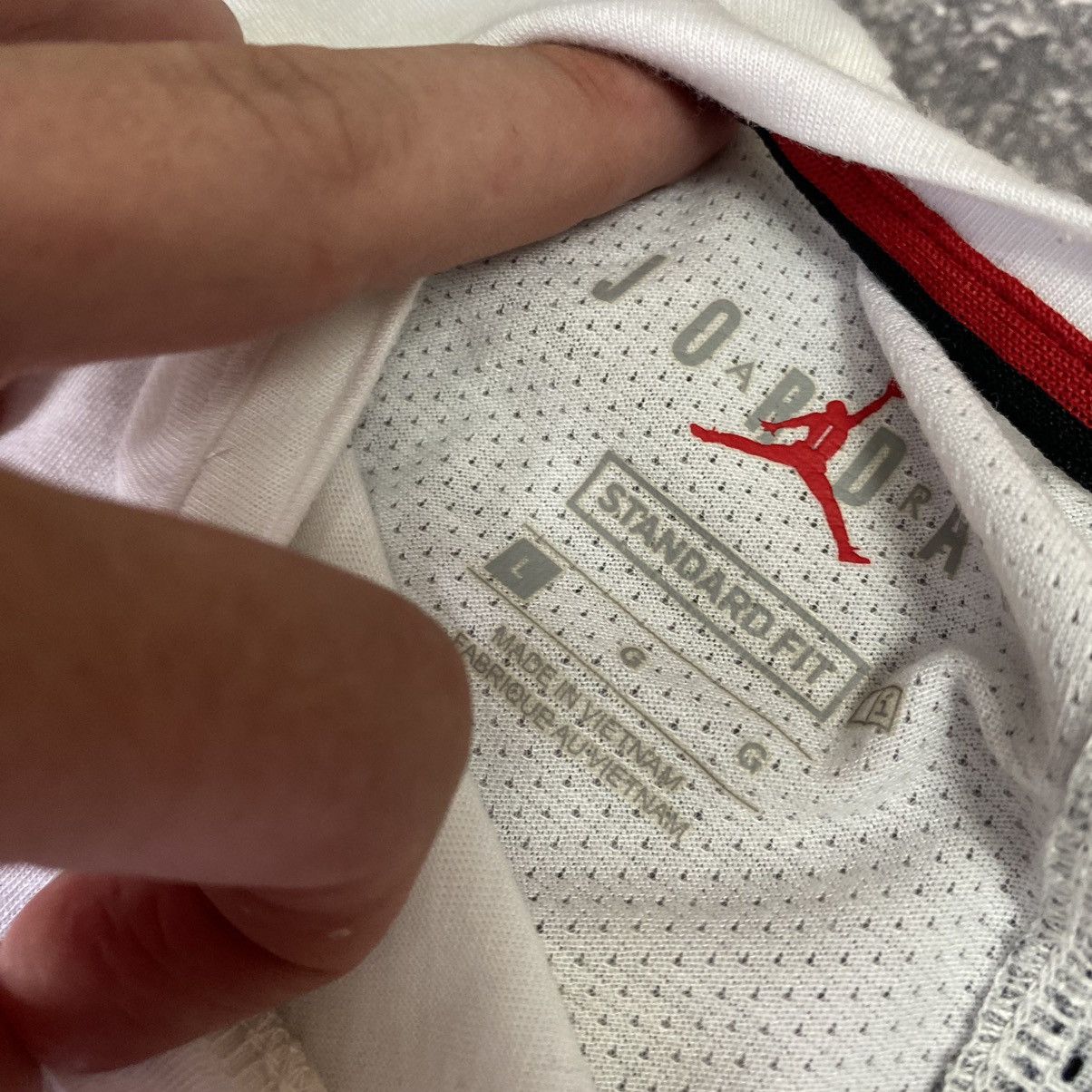 Jordan Brand Men’s Nike Air Jordan Centre logo Sportwear tee Size US L / EU 52-54 / 3 - 8 Thumbnail