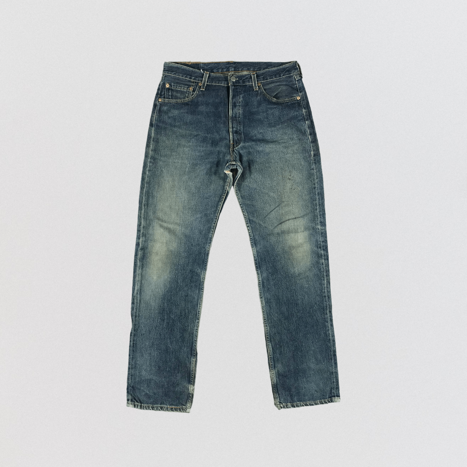 Levi's × Vintage Vintage Blue Wash Levis 501 Jeans-JM2895 Size US 35 - 1 Thumbnail