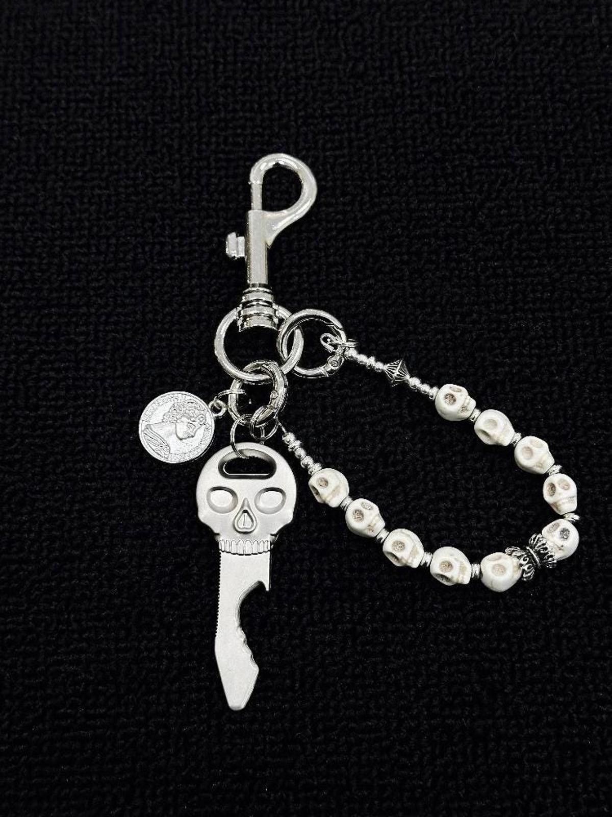 Jewelry White Skeleton keychain,Jeans KeyChain,Y2k Keychain Size ONE SIZE - 3 Thumbnail