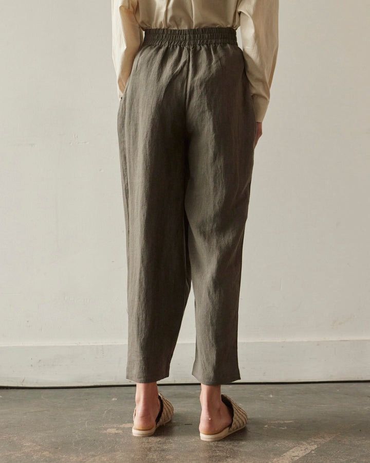 7115 by Szeki 7115 by Szeki Linen Ainsley Trouser, Dark Oak Size US 29 - 2 Thumbnail