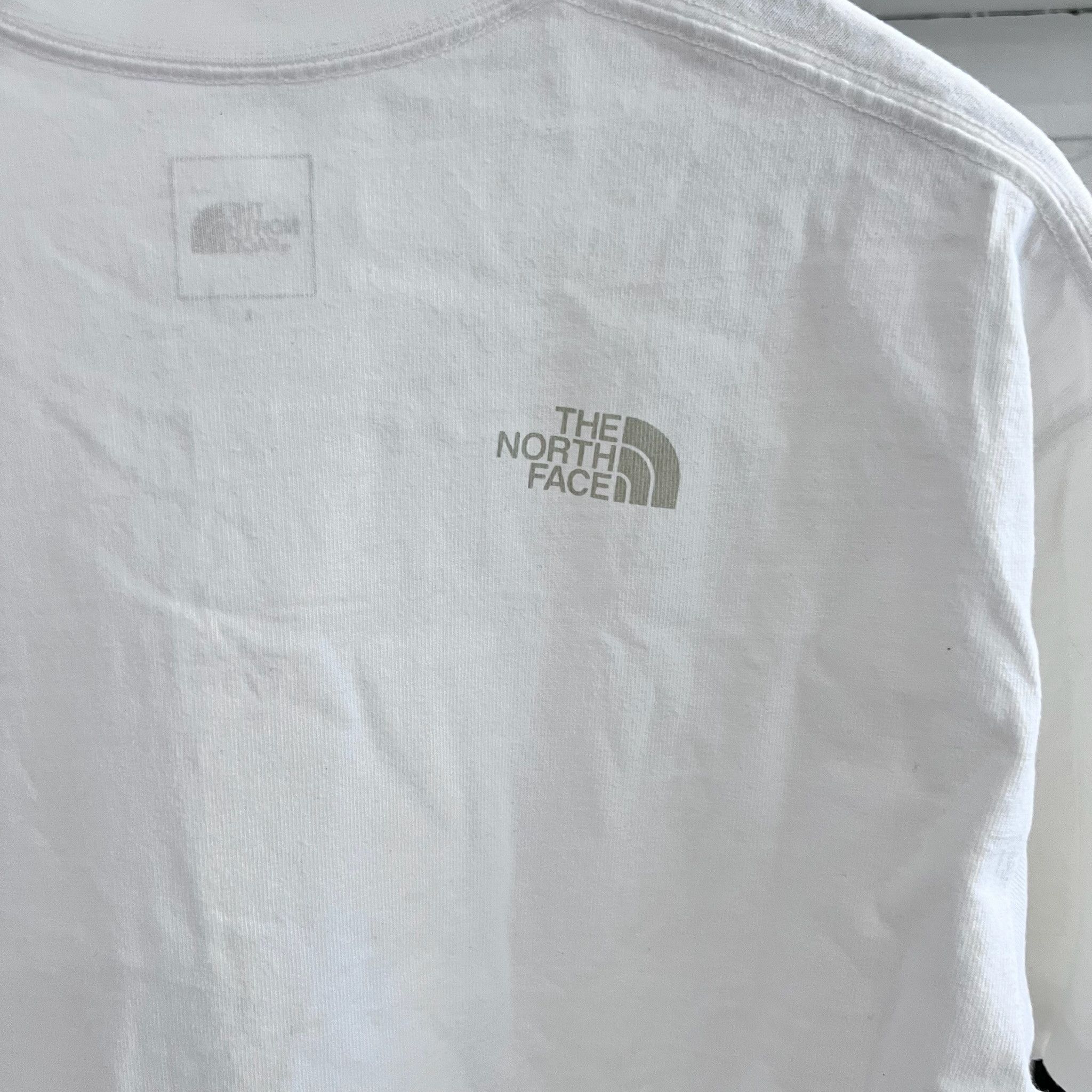 The North Face The North Face Half Dome Logo White Tshirt Soft Grey Logo Size US L / EU 52-54 / 3 - 4 Thumbnail