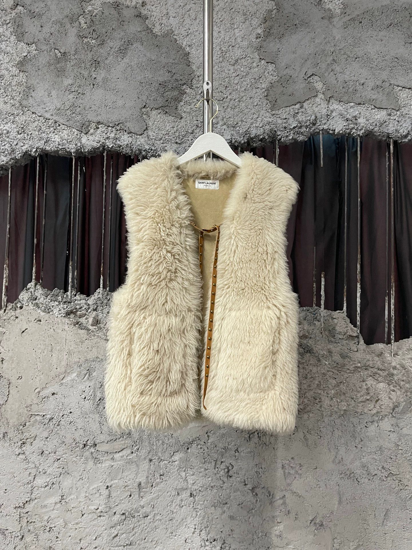 Saint Laurent Paris Saint Laurent Fur-Lined Vest Size 36 New Size XXS / US 00 / IT 34 - 1 Thumbnail