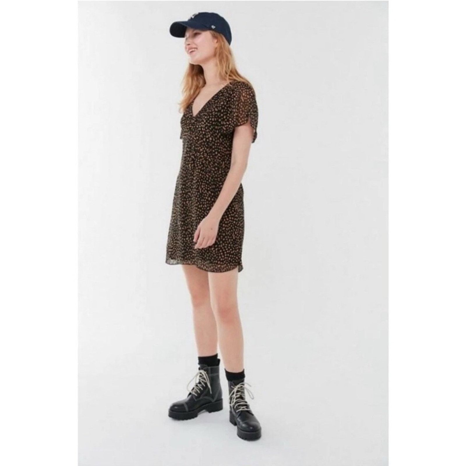 Urban Outfitters Urban Outfitters NWT Rosalee VNeck ALine MiniDress Womens XS Size XS / US 0-2 / IT 36-38 - 6 Thumbnail