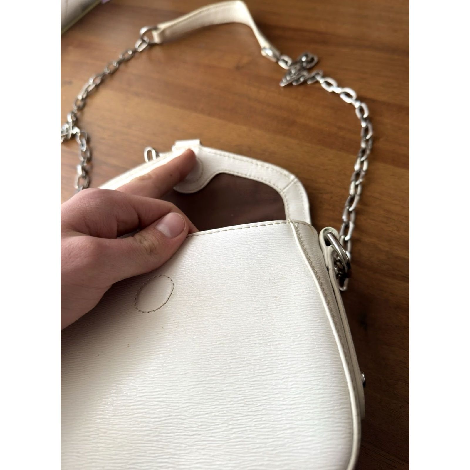 Ralph Lauren VINTAGE Ralph Lauren Leather White Messenger Bag Women Small XS Bag Small White Leather Messenger Bag 90s City Classic Designer Casual Womens Size ONE SIZE - 6 Thumbnail