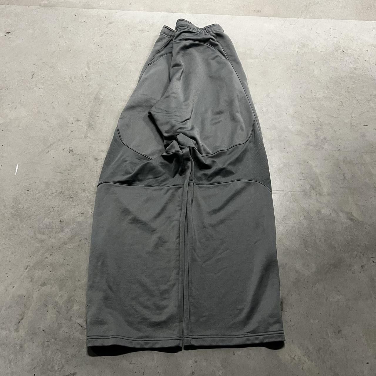 Nike Vintage Y2K/2000s Baggy Nike Grey TrackPants with leg zippers Adjustable waistband and pockets! Size US 34 / EU 50 - 4 Thumbnail