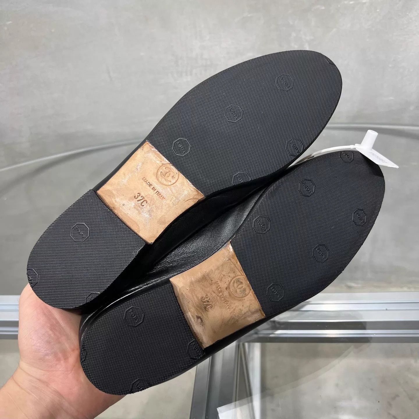 Chanel Chanel Black & Gold Ballet Flats 37 YH25981 Size US 6.5 / IT 36.5 - 7 Thumbnail