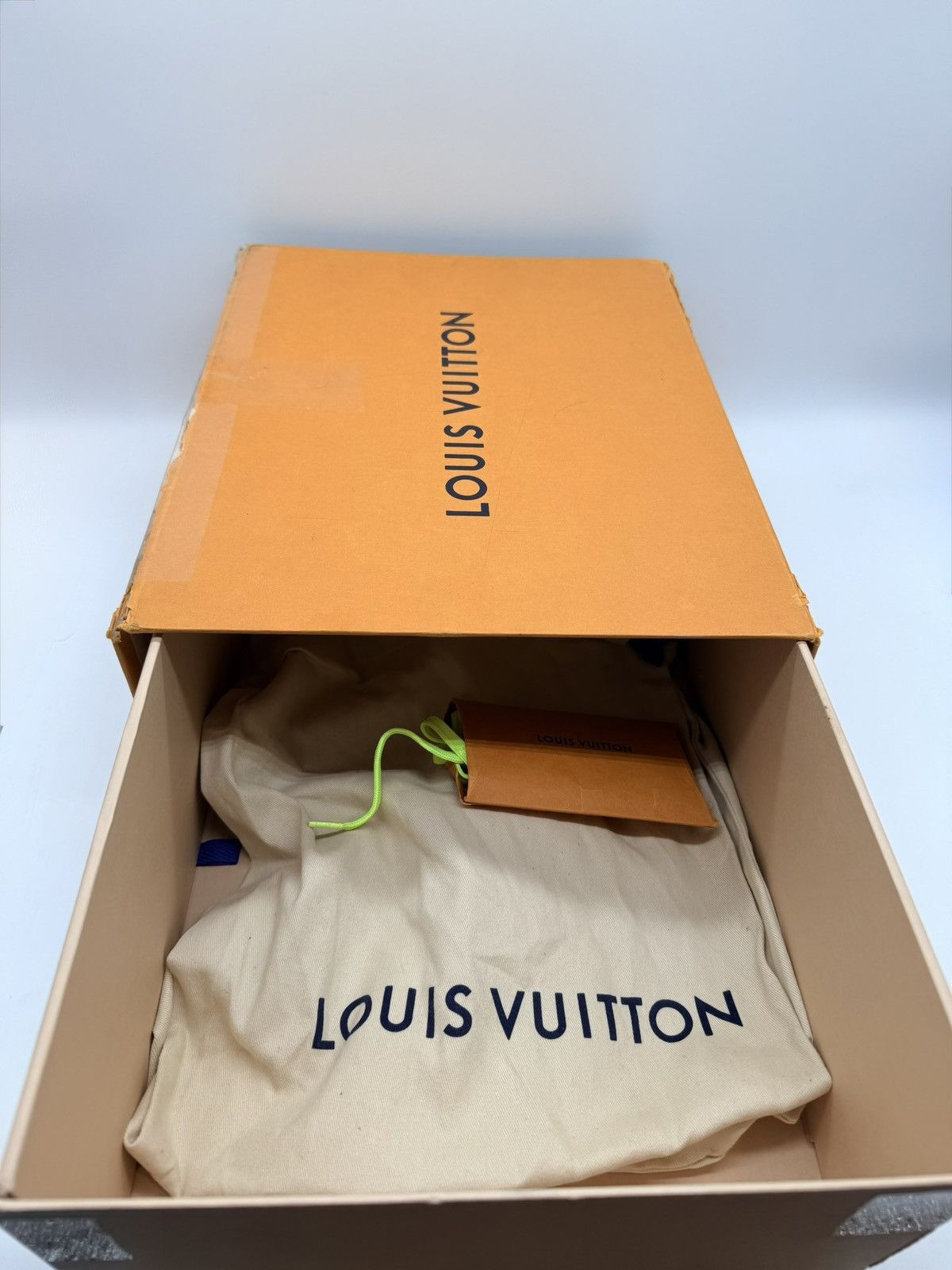 Louis Vuitton Size 11 - Black Leather Louis Vuitton Trainer Size US 11 / EU 44 - 8 Thumbnail