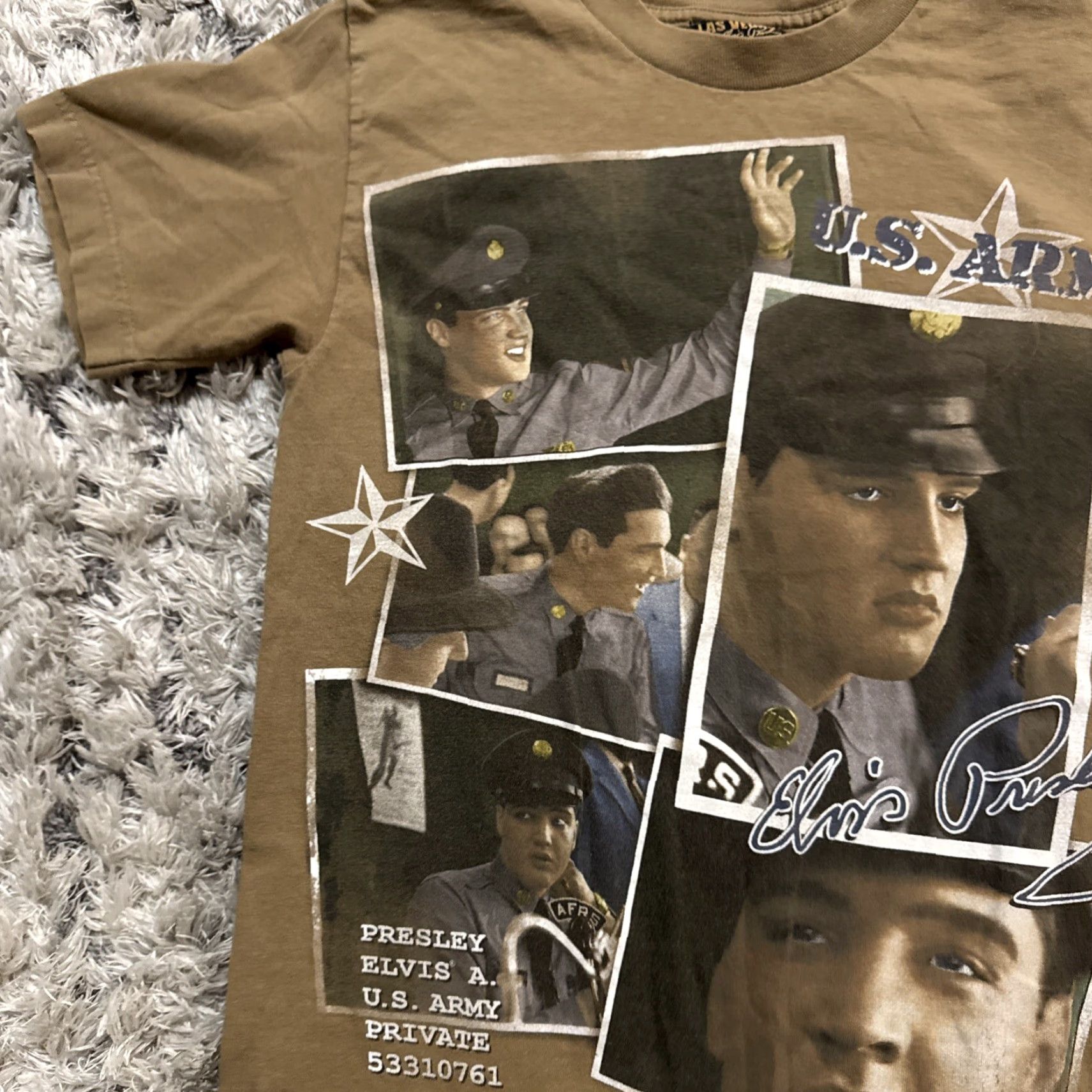 Vintage VINTAGE Elvis Presley Las Vegas U.S. Army T-Shirt Adults Small S Graphic Brown Unisex Shirts Mens Womens Size US S / EU 44-46 / 1 - 3 Thumbnail