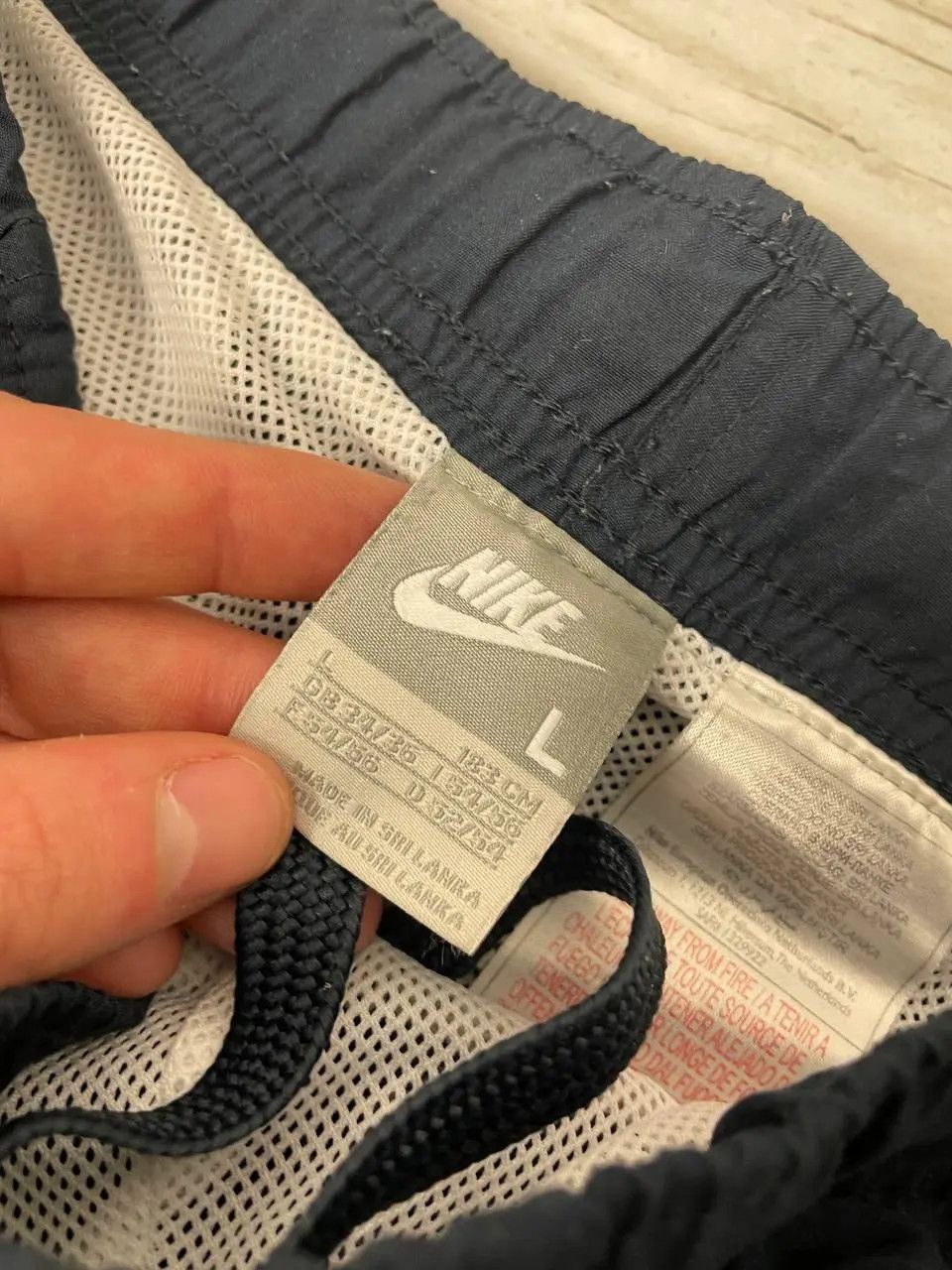 Nike Vintage Nike Track Pants 00s Nylon Baggy Striped Swoosh Y2K Size US 34 / EU 50 - 14 Thumbnail
