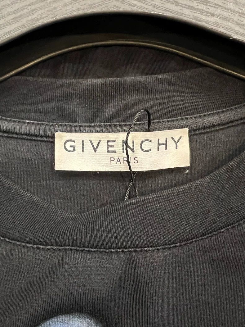 Givenchy Givenchy Big Shark Pattern Short Sleeve M Size US M / EU 48-50 / 2 - 5 Thumbnail