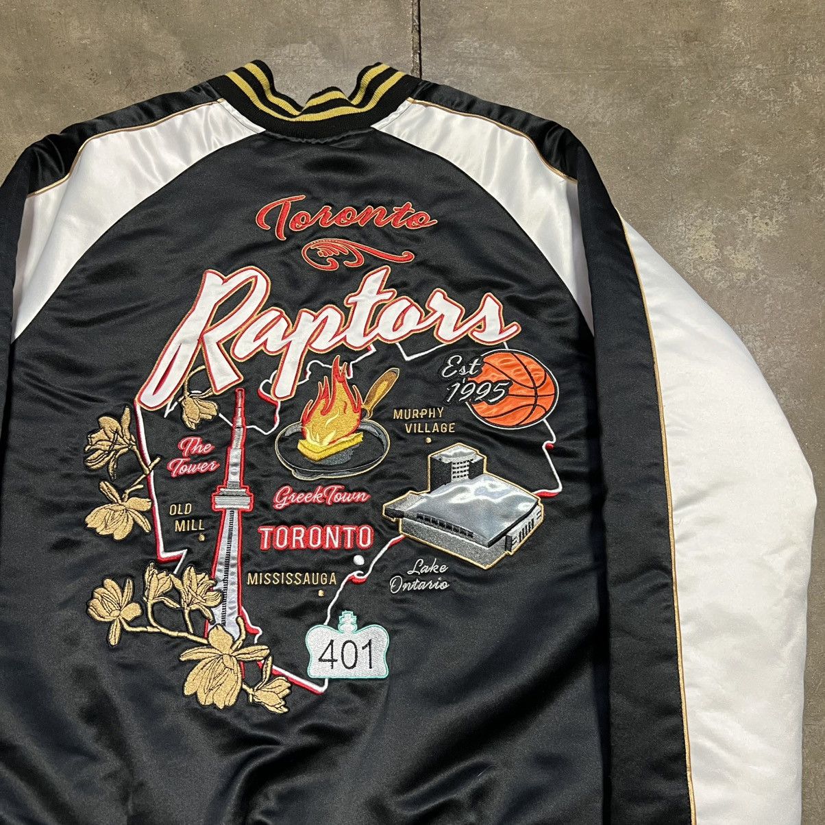 Starter Vintage Toronto Raptors Starter Satin Bomber Jacket Varsity Size US S / EU 44-46 / 1 - 9 Thumbnail