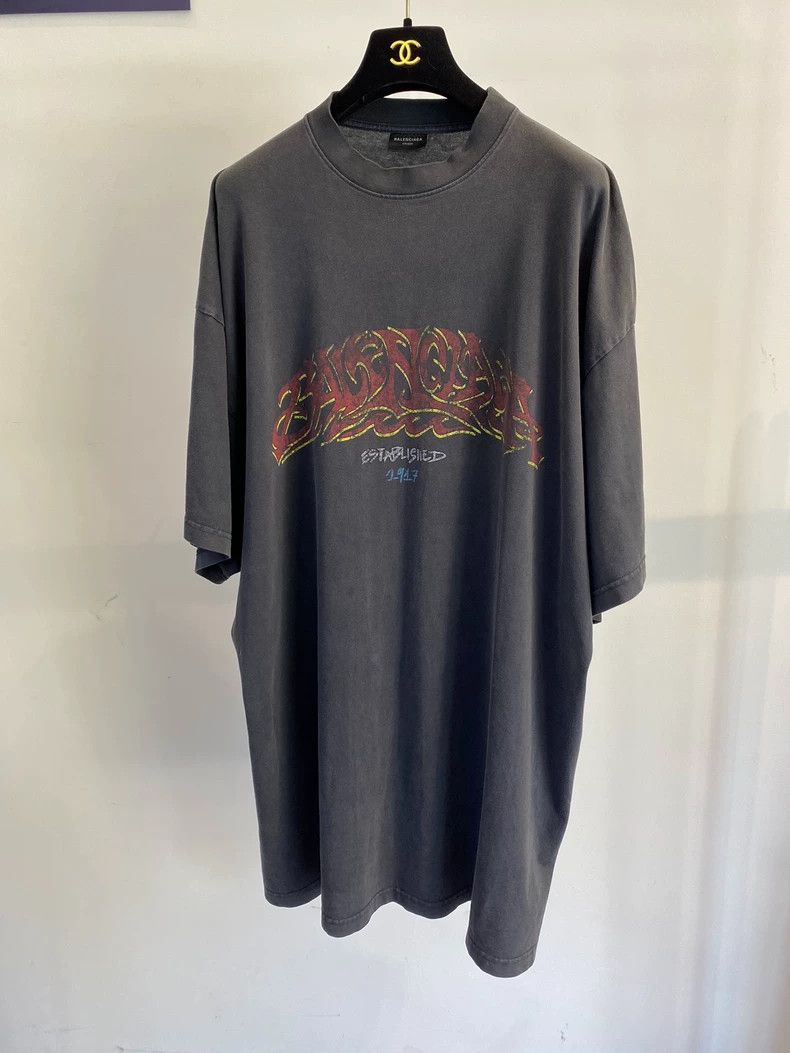 Balenciaga Balenciaga Limited flame graffiti letter short sleeve T-sh Size US XL / EU 56 / 4 - 1 Thumbnail