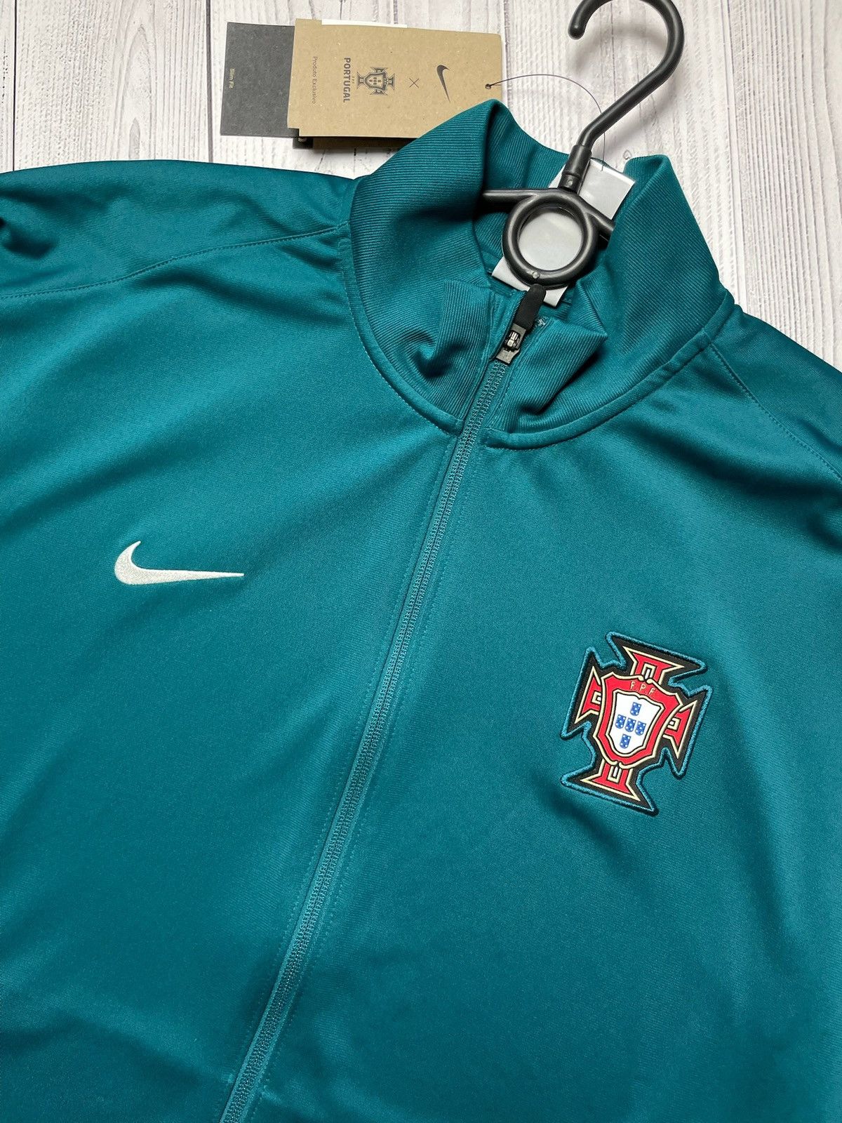 Vintage Nike x Portugal soccer tracksuit size L slim fit green Size US L / EU 52-54 / 3 - 4 Thumbnail