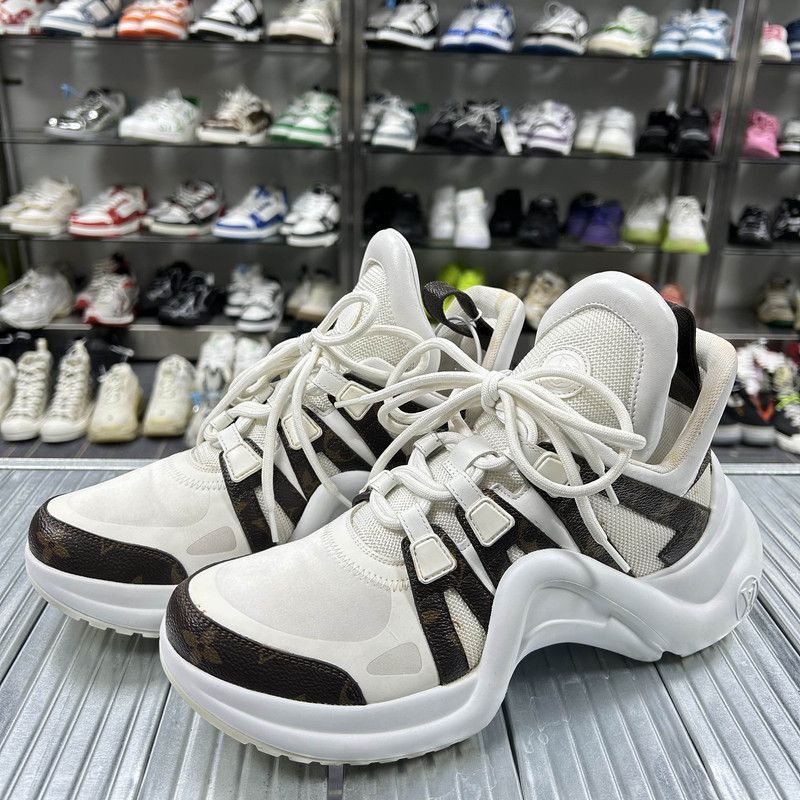 Louis Vuitton Louis Vuitton Casual Low-Top Sneakers in White and Brown -2 Size US 8.5 / EU 41-42 - 1 Thumbnail