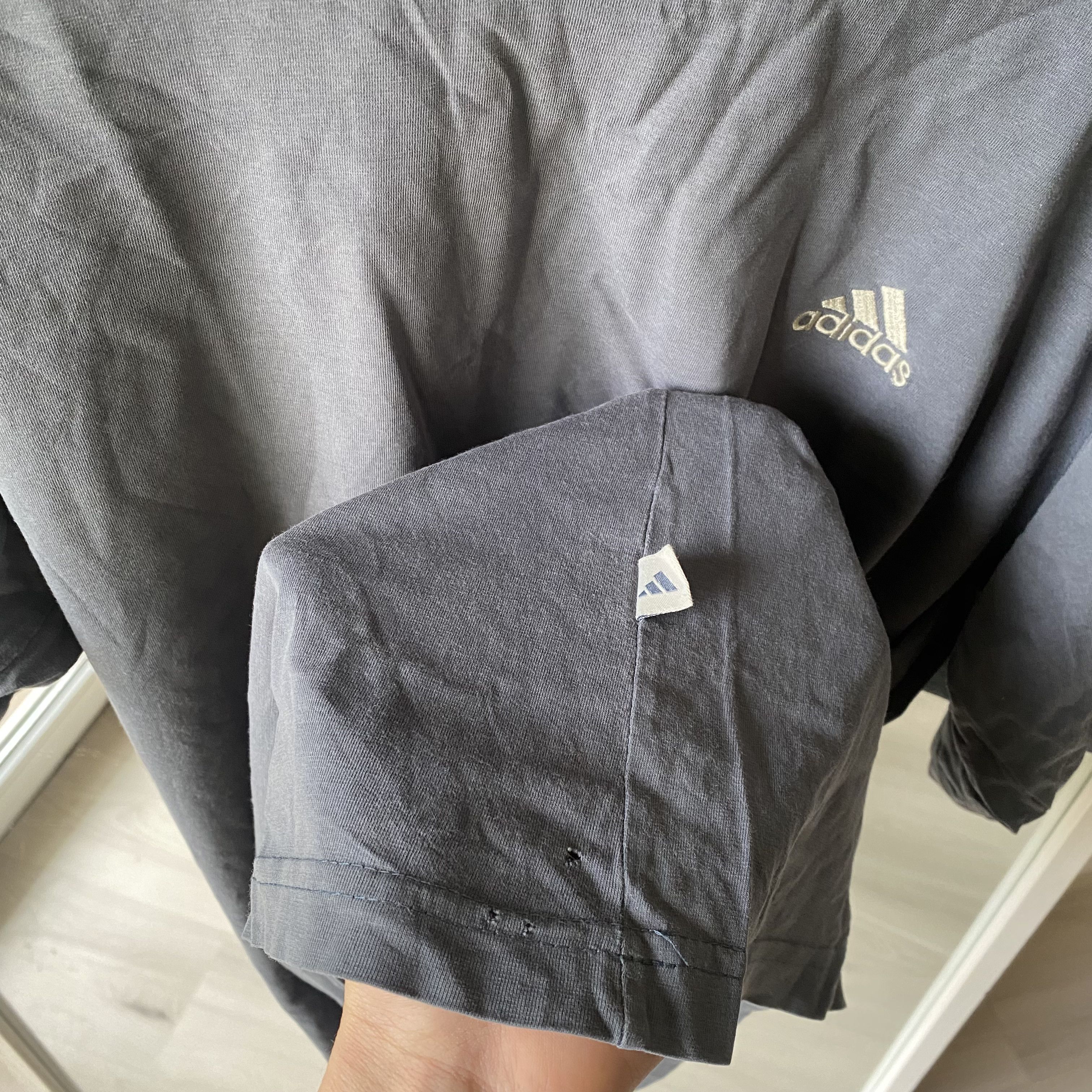 Adidas Vintage y2k t-shirt Adidas Size US M / EU 48-50 / 2 - 5 Thumbnail