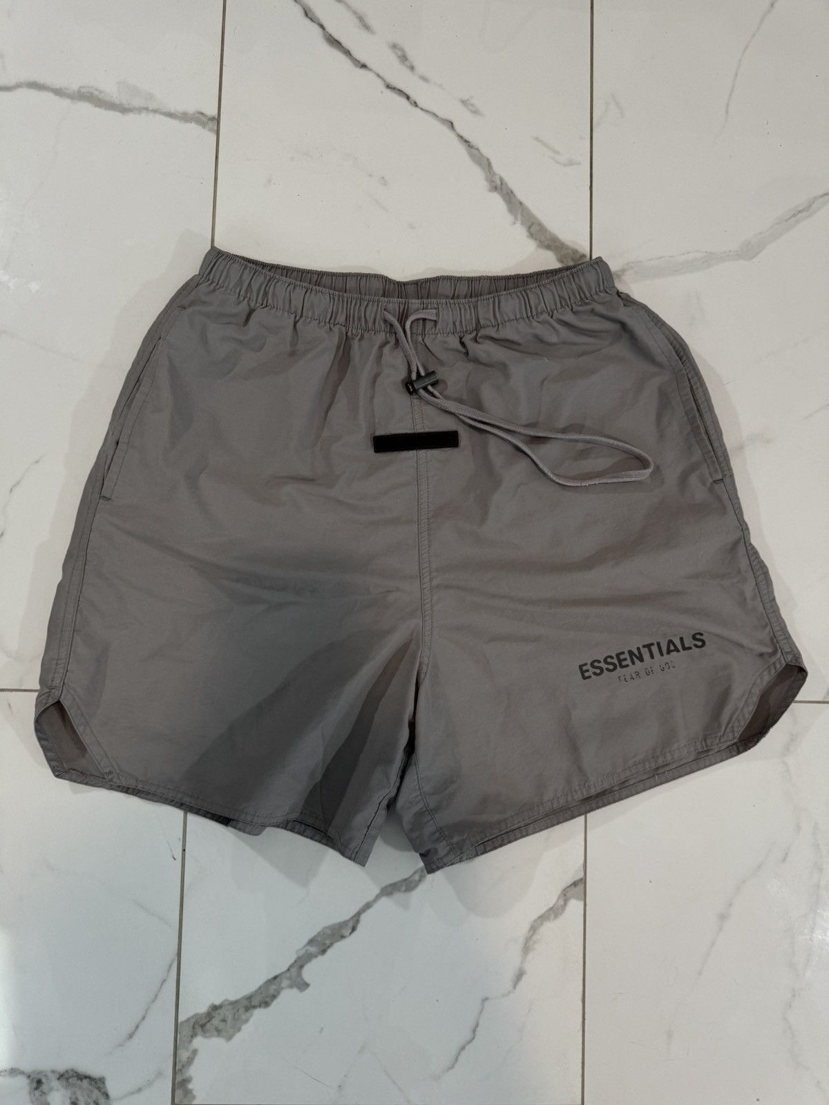 【新品】2020新作 fog ESSENTIALS nylon shorts Fear of God Essentials Dust Nylon Running Shorts | PacSun