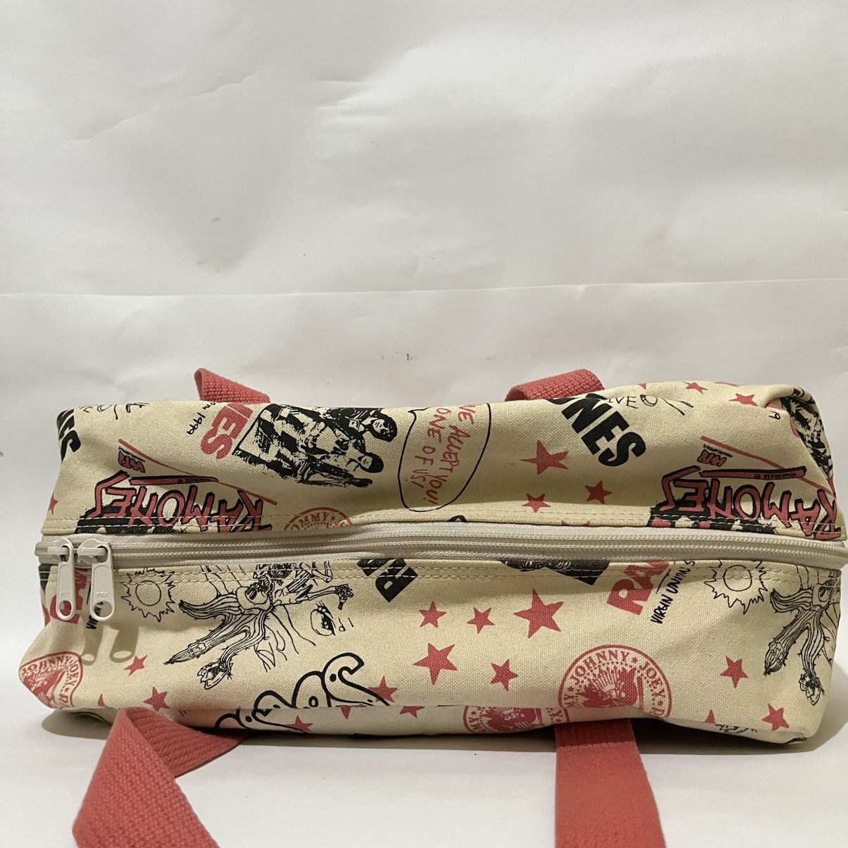 Hysteric Glamour RARE HYSTERIC GLAMOUR RAMONES ARTWORK MEDIC SHOULDER BAG Size ONE SIZE - 9 Thumbnail