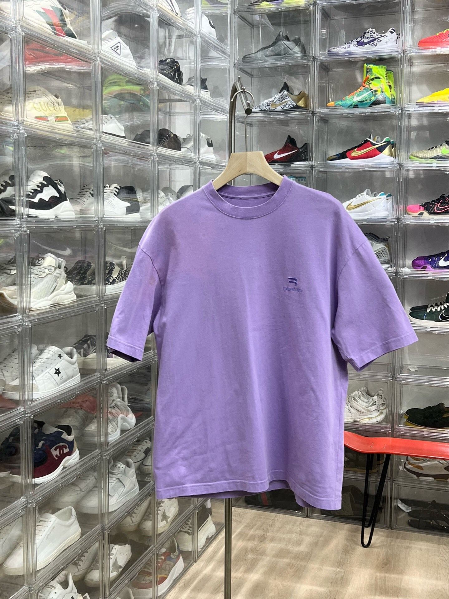 Balenciaga Balenciaga Purple Short Sleeve T-Shirt Size US S / EU 44-46 / 1 - 1 Thumbnail