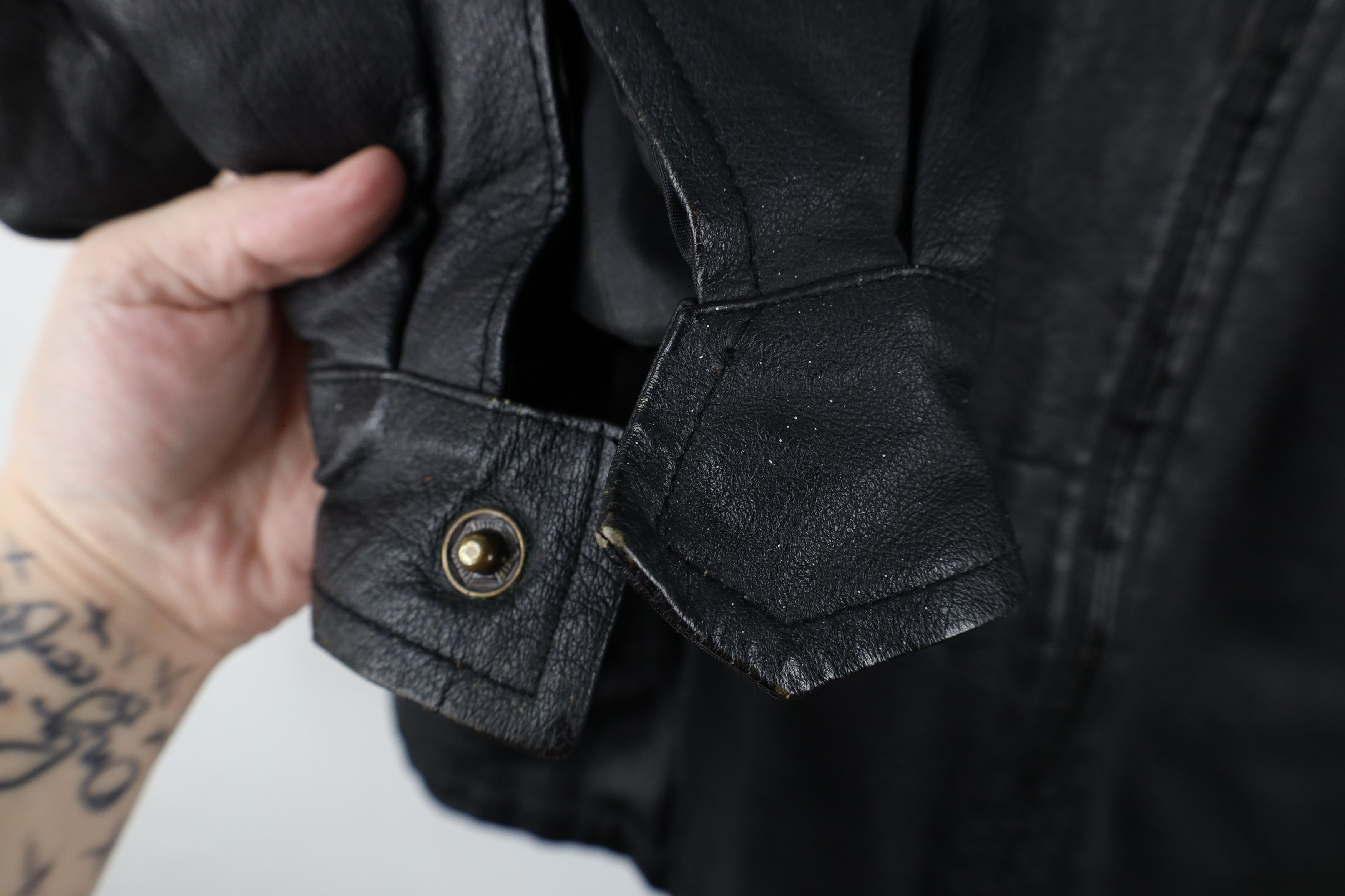 Vintage Vintage 90s Streetwear Button Back Leather Jacket Black Size US L / EU 52-54 / 3 - 5 Thumbnail