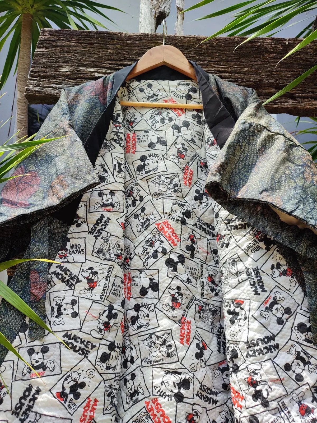 Japanese Brand Vintage Floral Kimono Jacket with Mickey Mouse Comic Lining Size US L / EU 52-54 / 3 - 2 Thumbnail