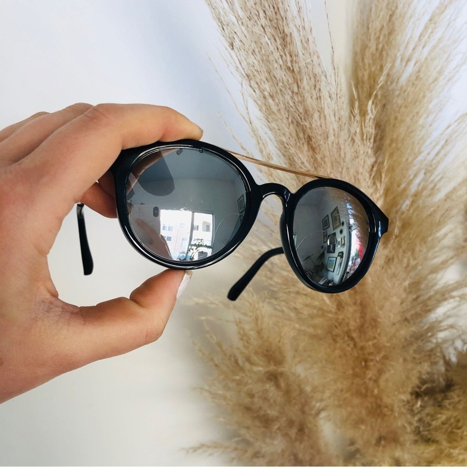 NORDSTROM Oversized Black Plastic Gold Metal Blue Sunglasses display picture 2