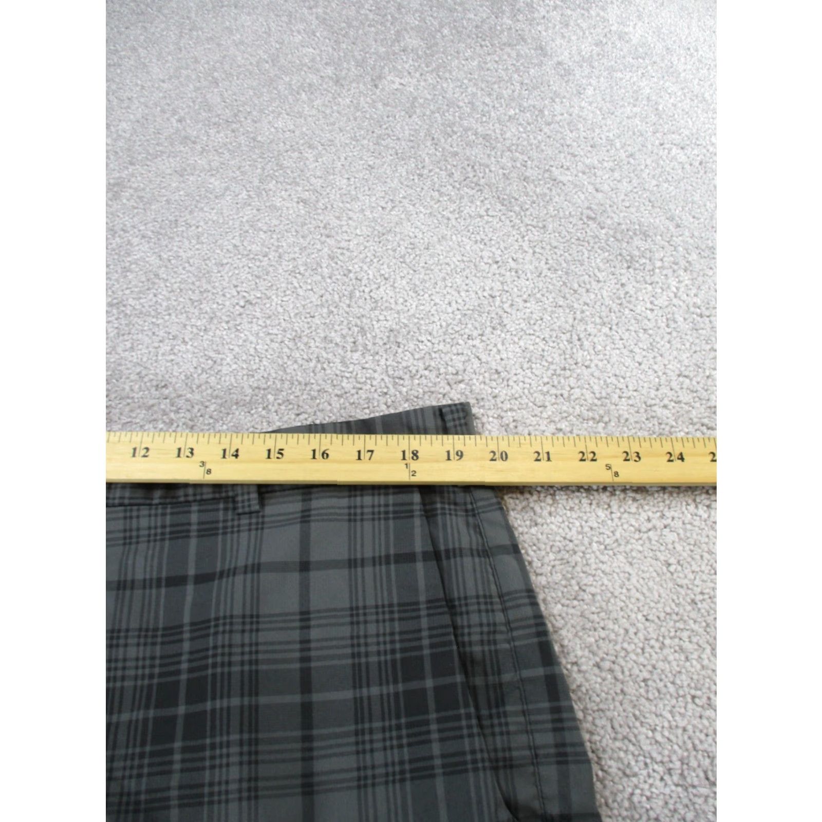 Nike Nike Golf Shorts Mens 38 Dri Fit Tour Performance Gray & Black Plaid Chinos Size US 38 / EU 54 - 7 Thumbnail