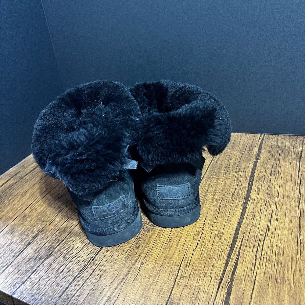 Ugg Ugg Classic Mini Fluff Suede Sheepskin Cuff Boots With Bow Size US 8 / IT 38 - 6 Thumbnail