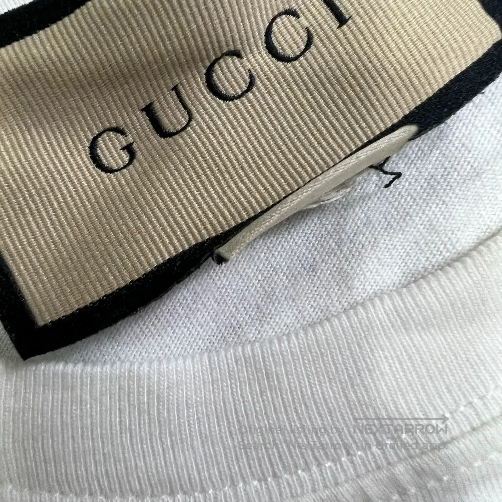 Gucci Gucci Colorful Sequin Short-Sleeve T-Shirt. Size XS / US 0-2 / IT 36-38 - 2 Thumbnail