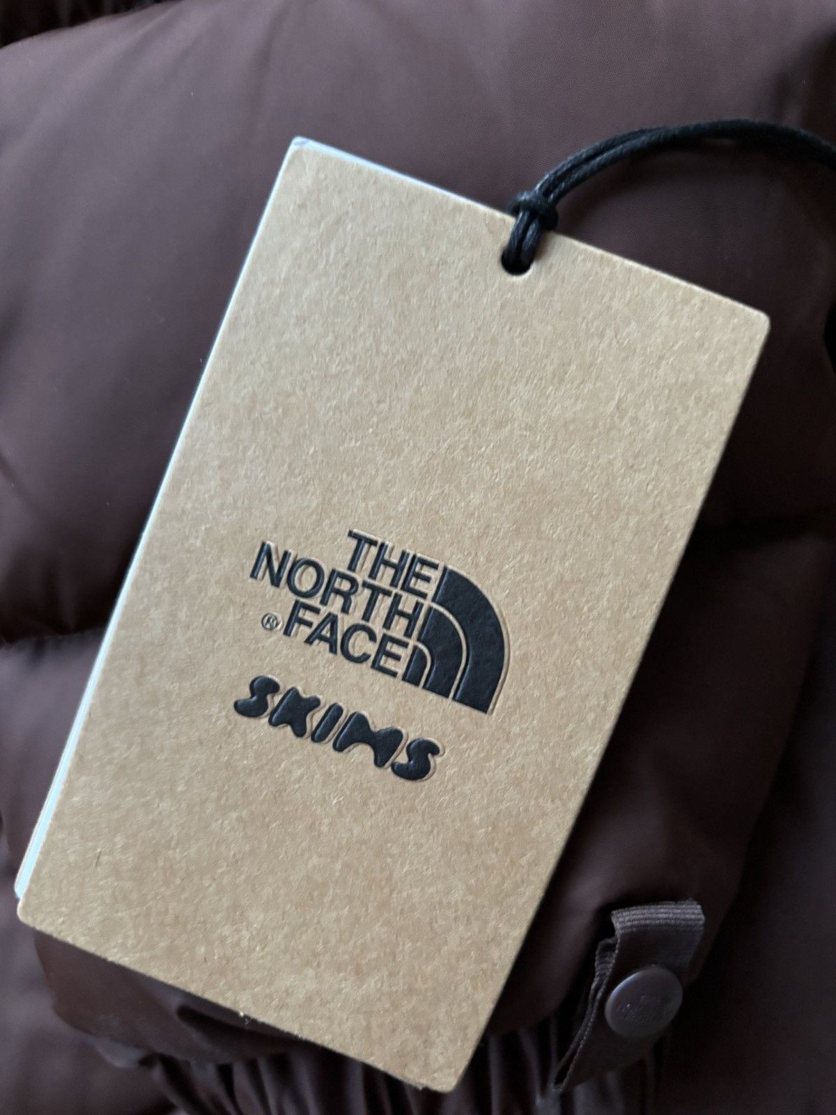 SKIMS × The North Face Skims North face Nuptse Puffer Jacket Cocoa Small BNWT Size S / US 4 / IT 40 - 4 Thumbnail