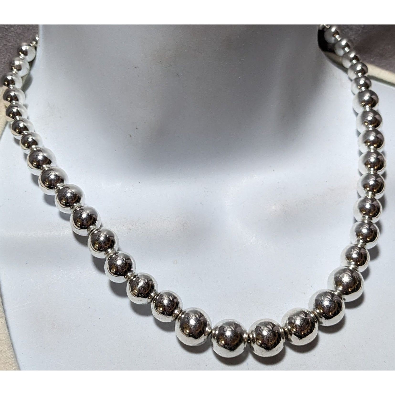 Other Metallic Silver Graduated Beaded Necklace Size ONE SIZE - 7 Thumbnail