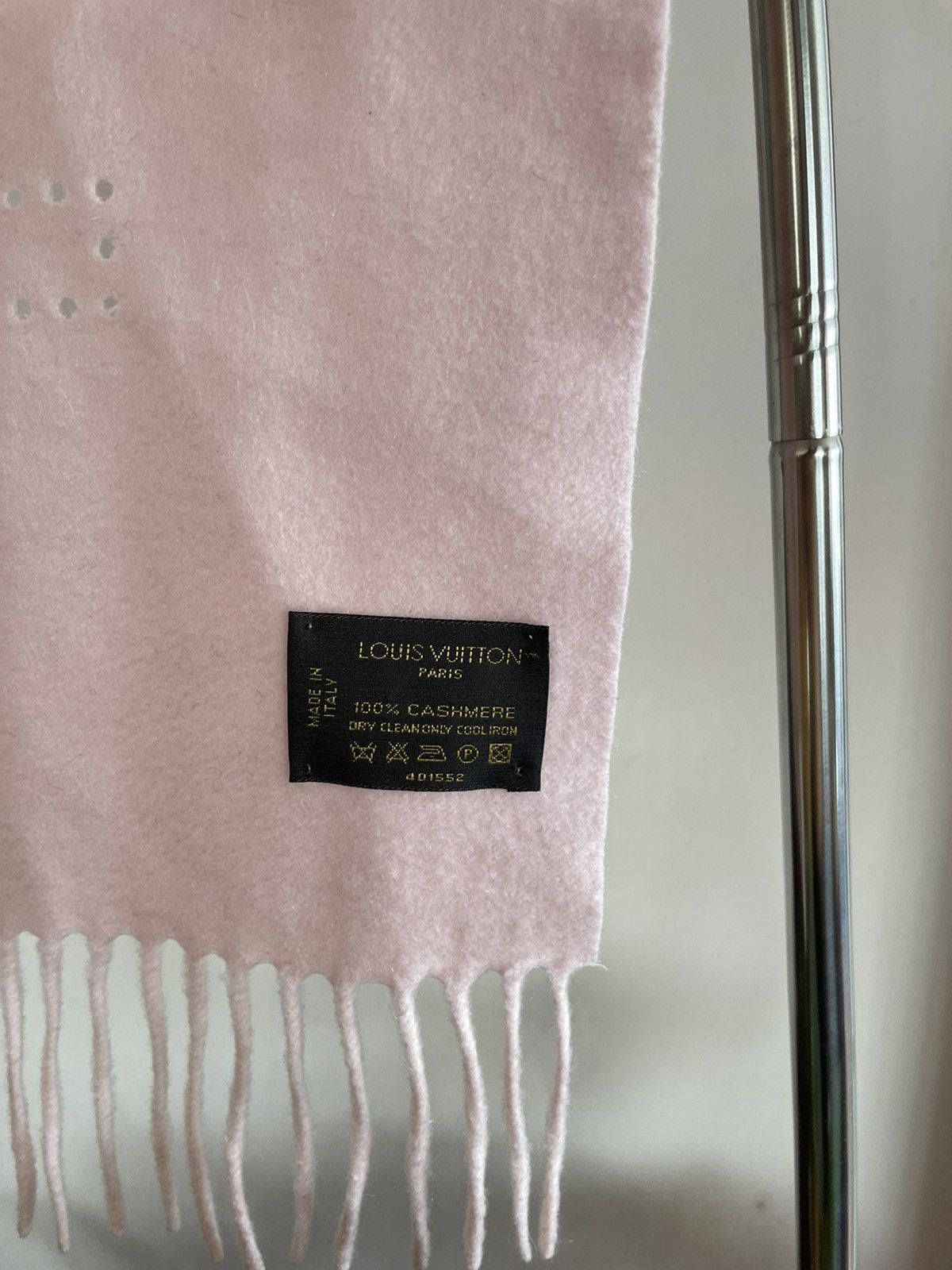 Louis Vuitton Louis Vuitton 100% Cashmere Scarf Size ONE SIZE - 4 Thumbnail