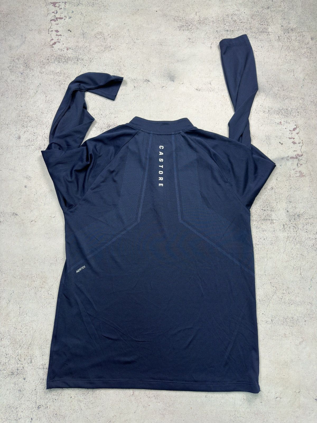 Castore Castore Aertek Blue Long sleeve Training T Shirt Size L Size US L / EU 52-54 / 3 - 6 Thumbnail