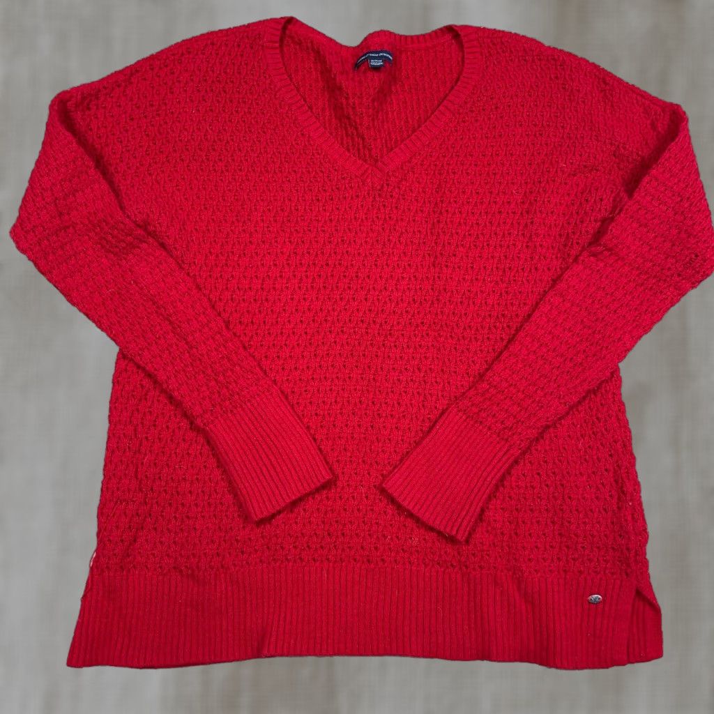 American Eagle Outfitters VINTAGE American Eagle Outfitters Sweater Women M Red V-Neck Cable-Knit Pullover Seasonal All Seasons, Lightweight, Classic, 00s Size M / US 6-8 / IT 42-44 - 1 Thumbnail