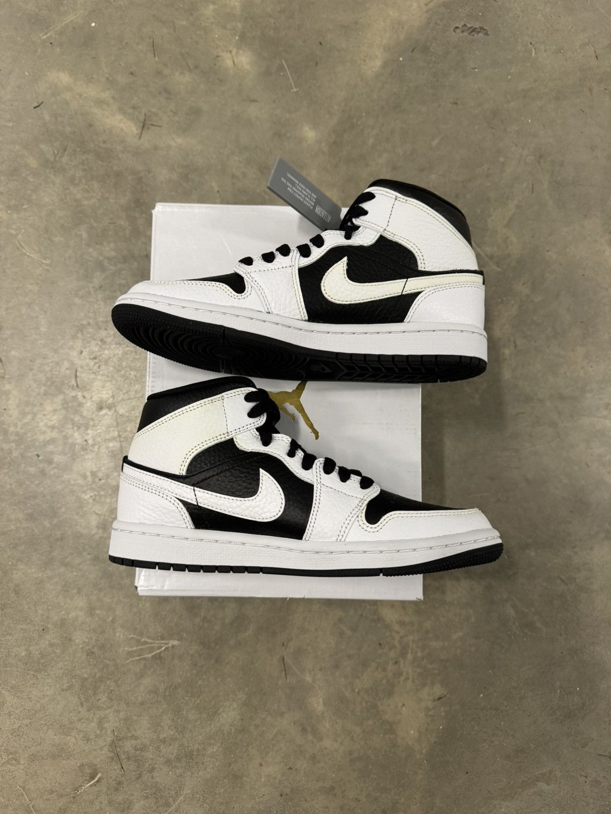 Jordan Brand Jordan 1 Mid SE WMNS Split Homage Size 6.5W Size US 6.5 / IT 36.5 - 3 Thumbnail