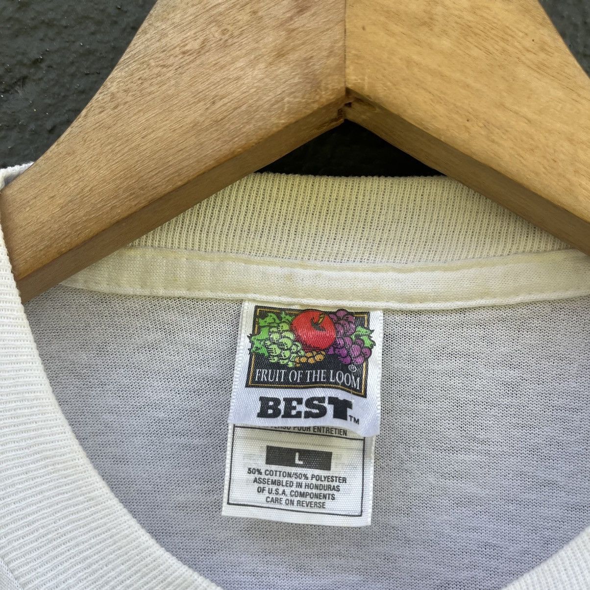 Vintage Thrashed 90s Fruit Of The Loom Photo Tee Size US L / EU 52-54 / 3 - 4 Thumbnail