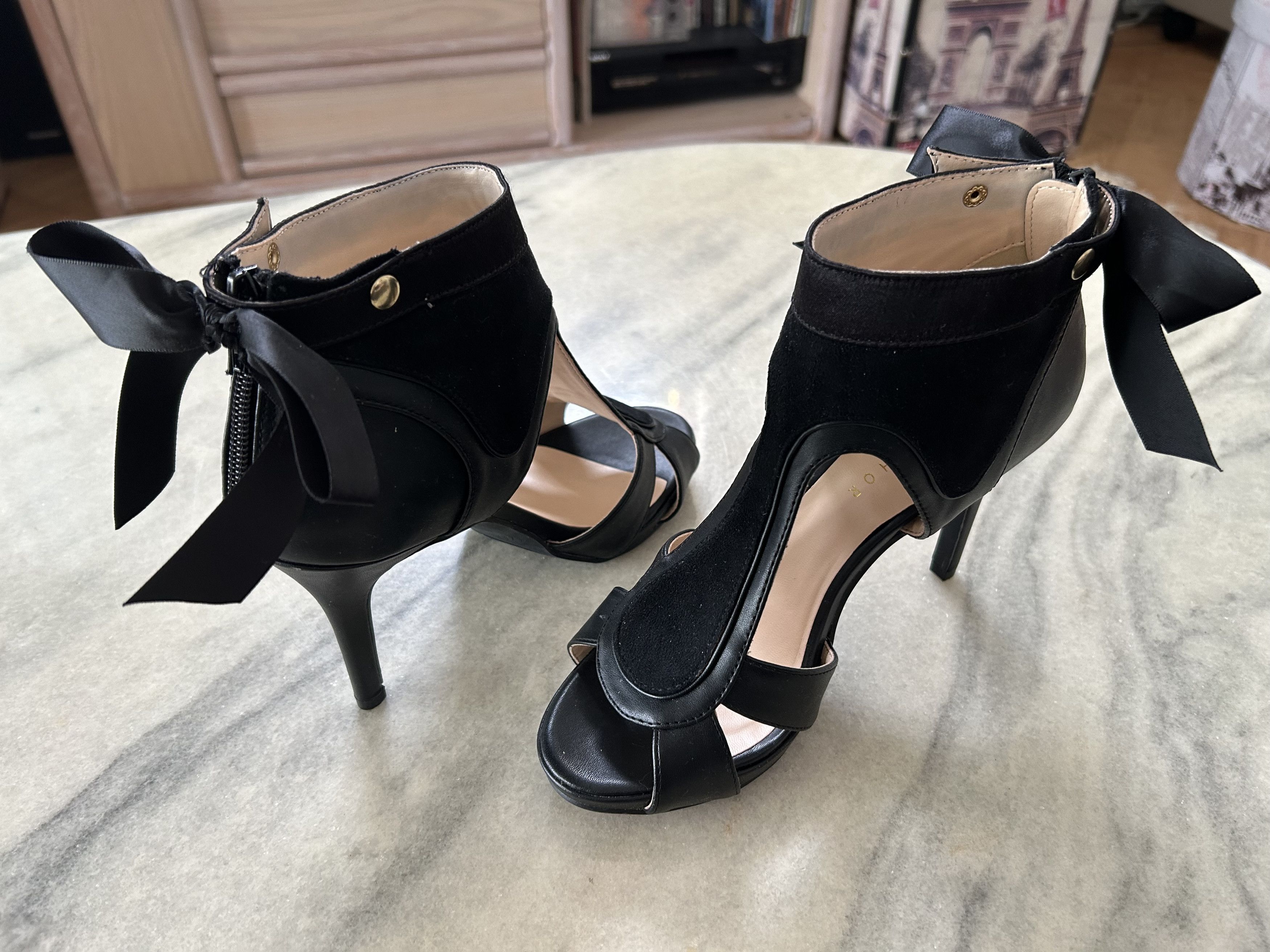 Other Metaphor NWOT Size 7.5 Black Zip Back Bow Vegan Heels Size US 7.5 / IT 37.5 - 10 Thumbnail