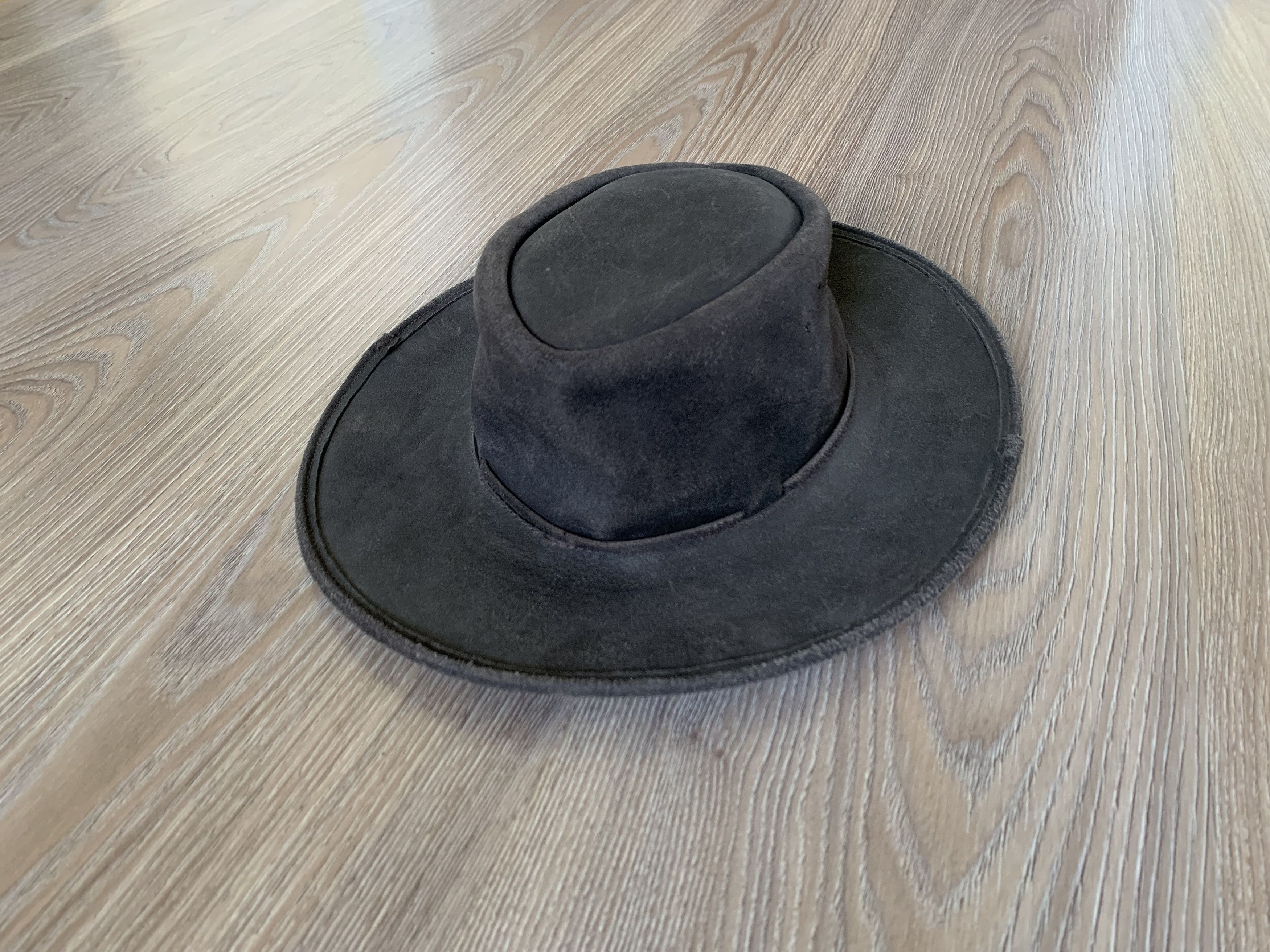 Designer Vintage Hand Made Leather Hat Size ONE SIZE - 1 Thumbnail