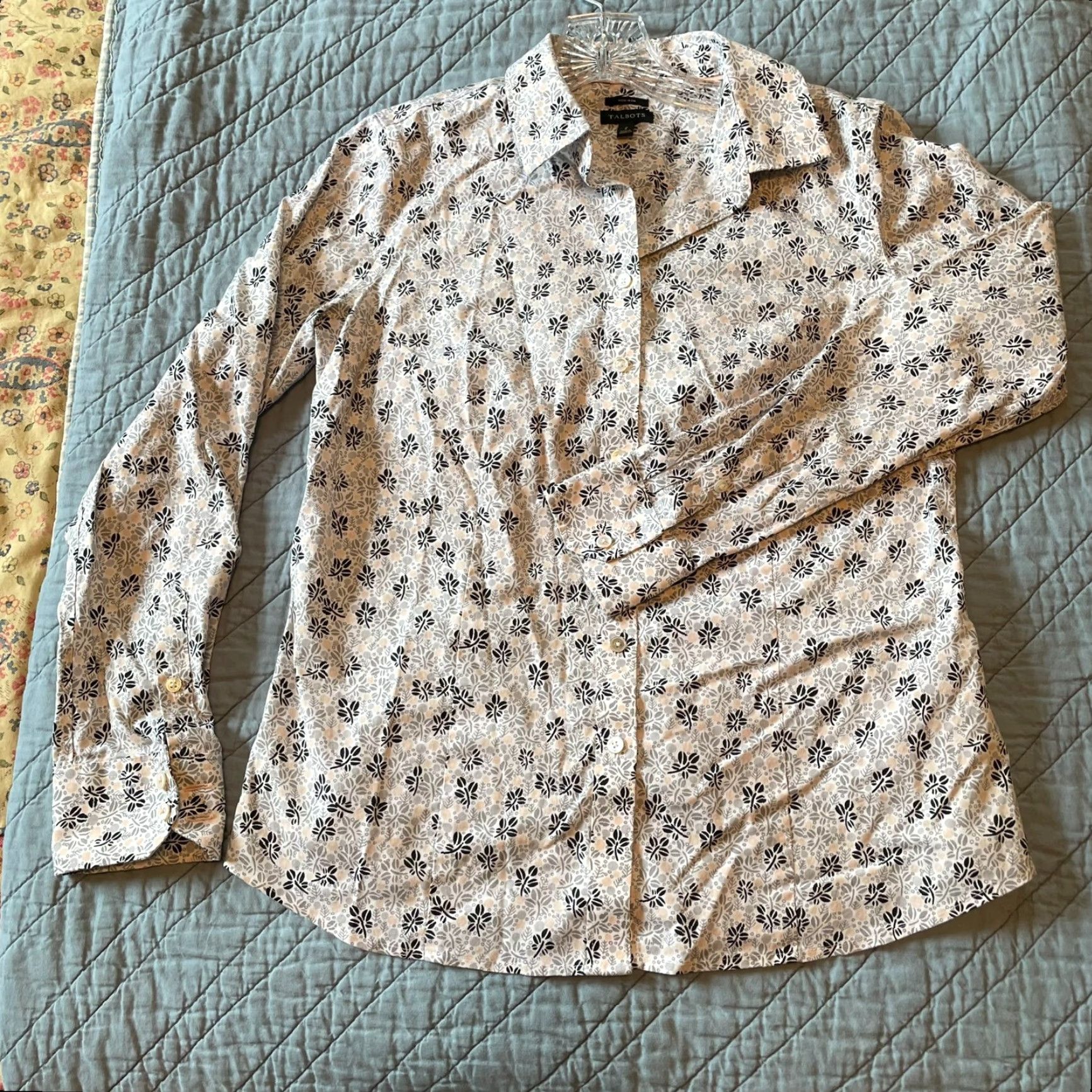 Talbots Talbots Blouse Shirt Womens Size 2 Floral Multicolor Long Sleeve Button Non-Iron Casual Workwear Size XS / US 0-2 / IT 36-38 - 7 Thumbnail