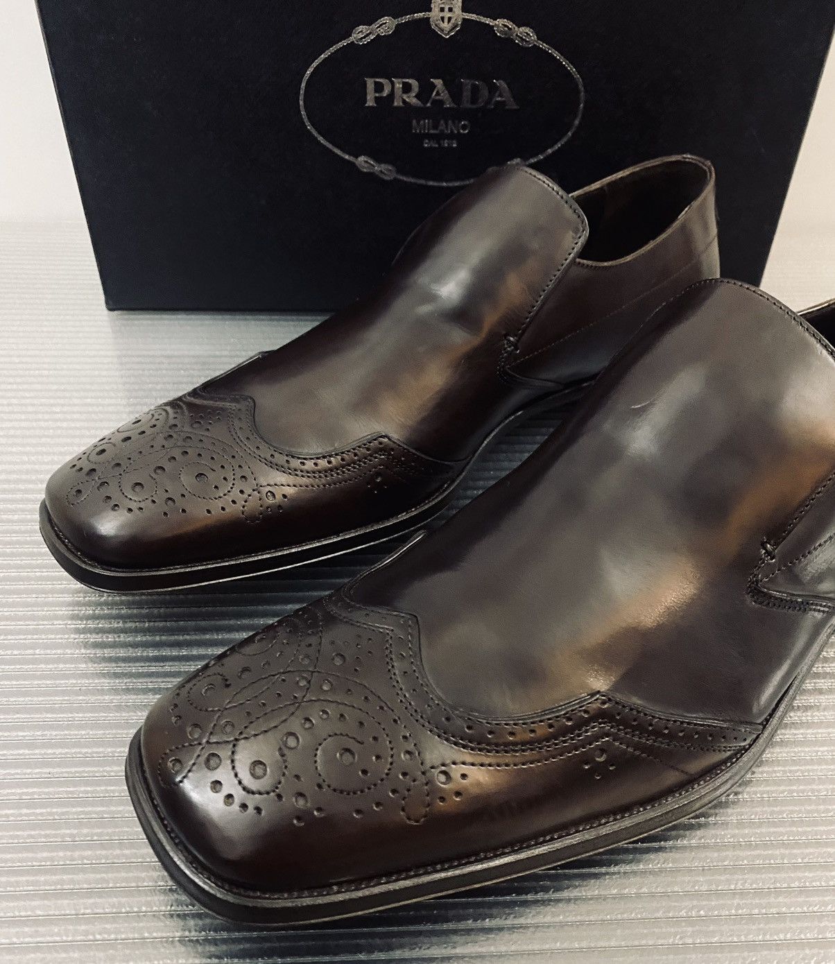 Prada Prada 🇮🇹 dk brown calf wingtip toe medallion loafer 9.5 NEW Size US 9.5 / EU 42-43 - 7 Thumbnail