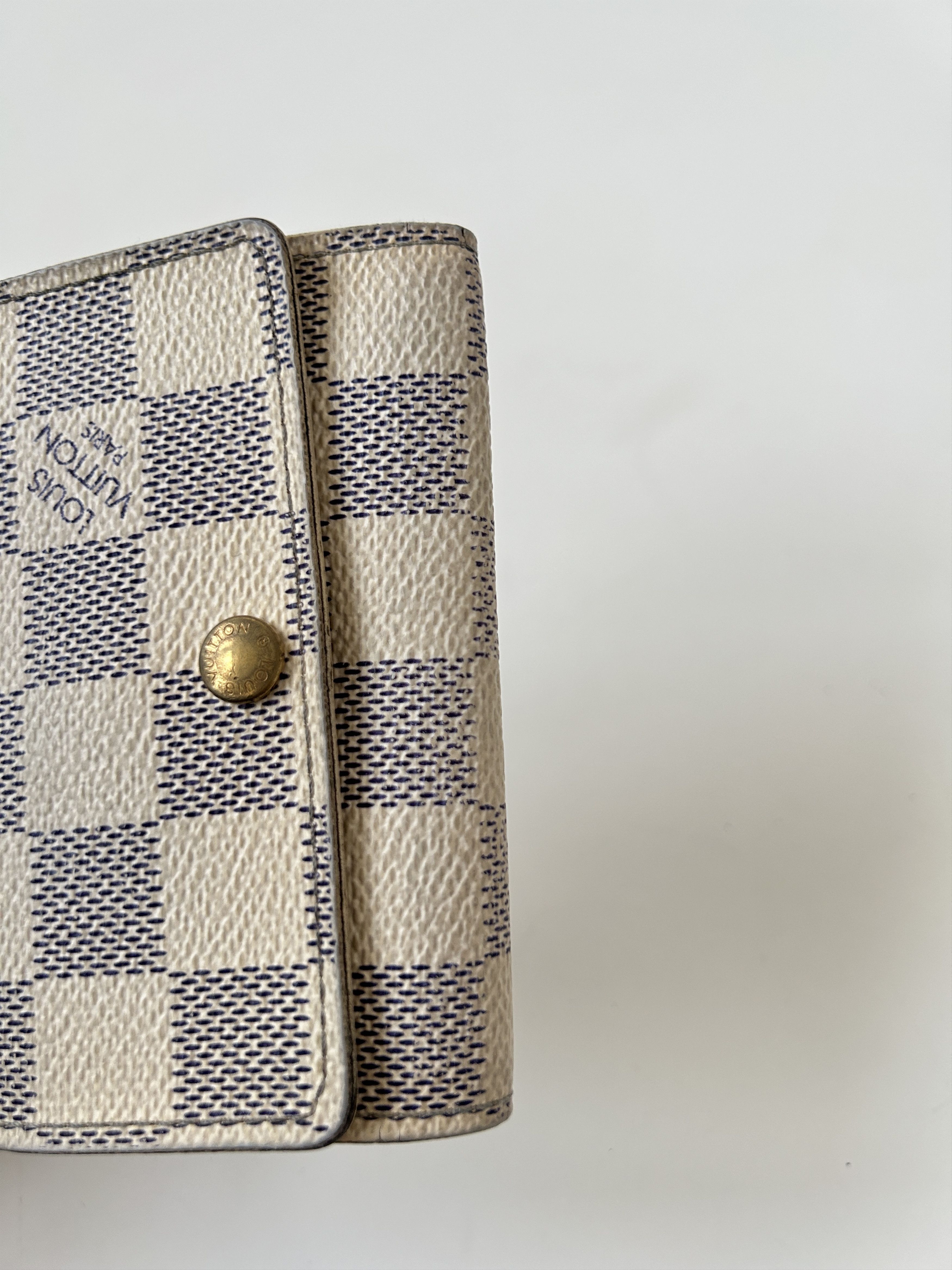 Louis Vuitton Louis Vuitton damier azur key holder Size ONE SIZE - 9 Thumbnail