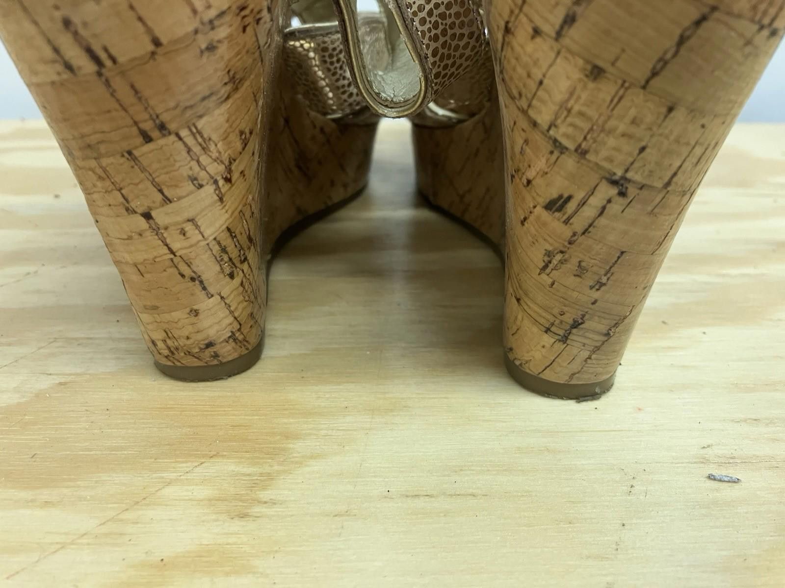 Other Gianni Bini Metallic Gold Leather Cork Wedge Sandals Size US 7 / IT 37 - 3 Thumbnail