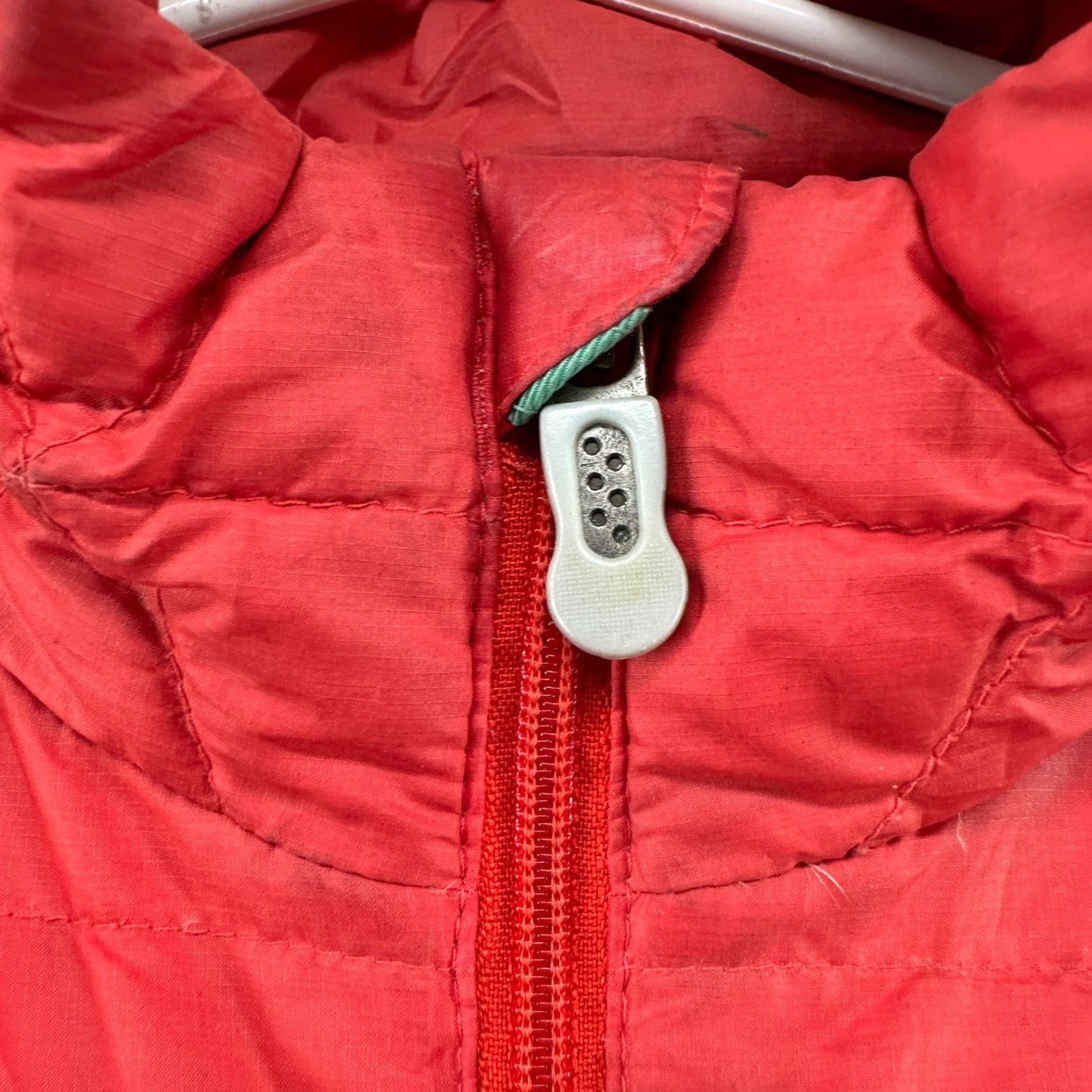 Patagonia Patagonia Jacket Womens M Red Puffer Down Insulated Full Zip Logo Quilted Pocket Short Coat Size M / US 6-8 / IT 42-44 - 4 Thumbnail