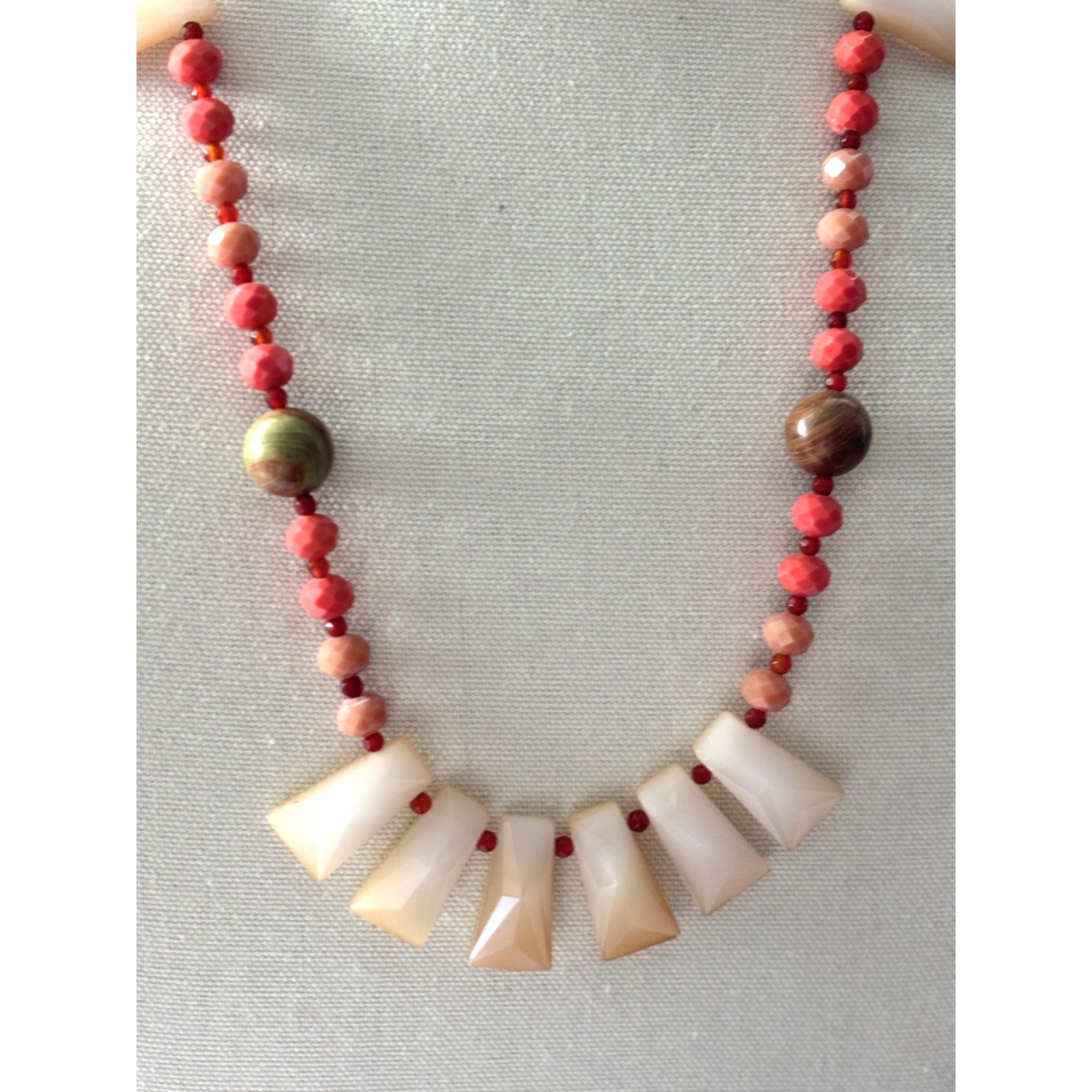 Other Handmade Red & Beige Beaded Necklace With Faceted Beads & Go Size ONE SIZE - 3 Thumbnail
