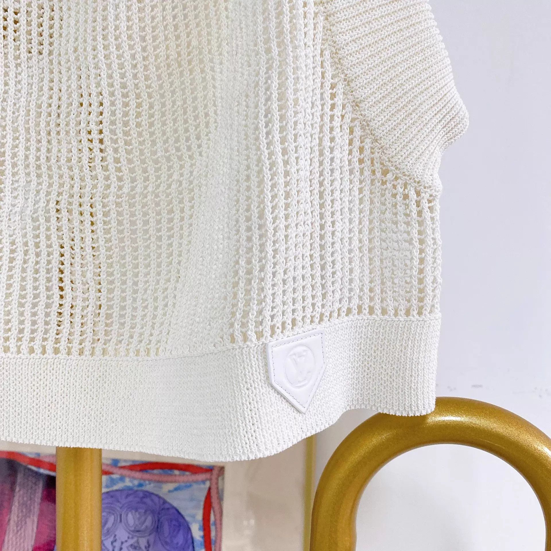Louis Vuitton LV white knit sleeveless tee XS pre-owned Size XS / US 0-2 / IT 36-38 - 5 Thumbnail
