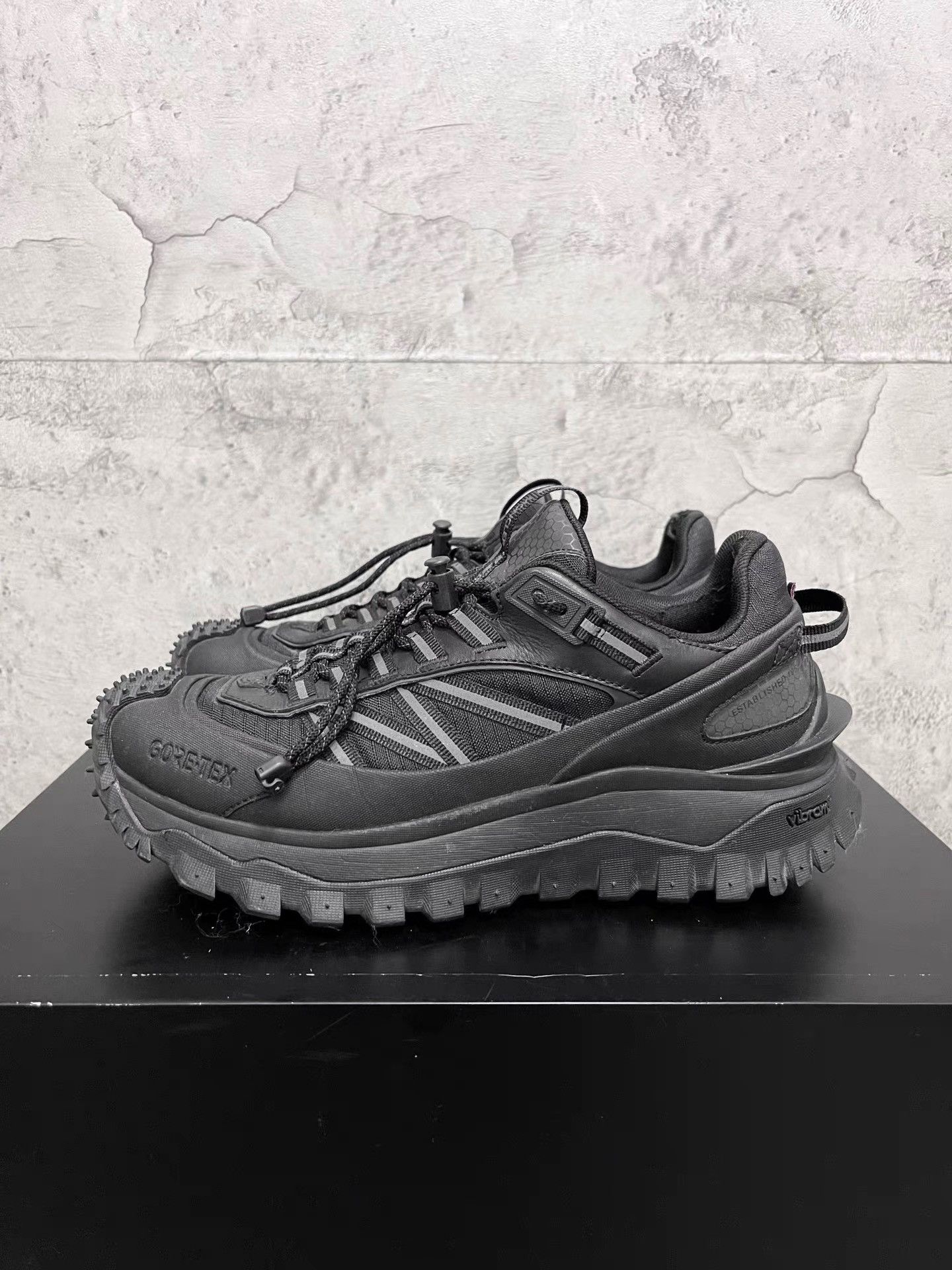 Moncler Moncler Black Trailgrip Sneakers K34 Size US 8 / EU 41 - 2 Thumbnail