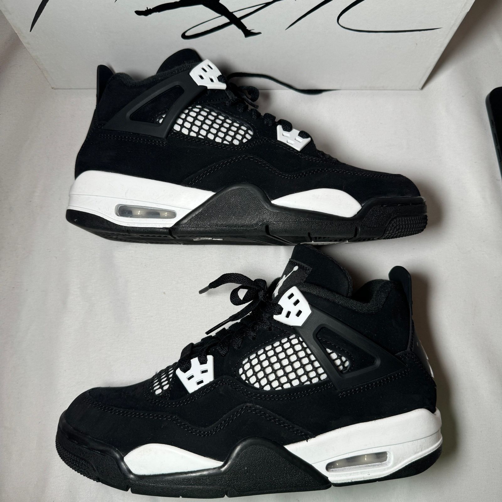 Jordan Brand × Nike Size 6 Nike Air Jordan 4 Retro GS White Thunder Men's Shoes Size US 6 / EU 39 - 2 Thumbnail