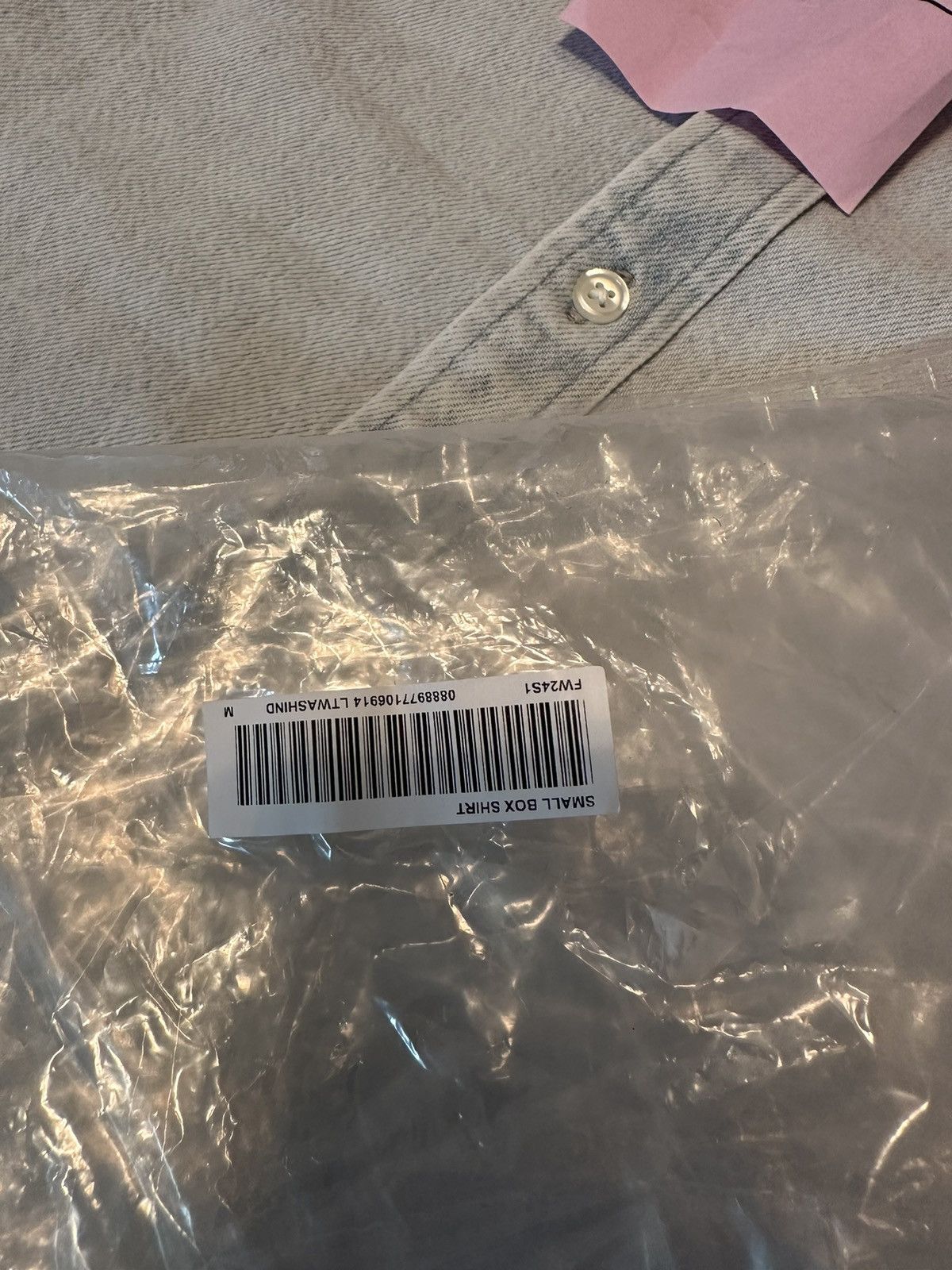 Supreme Supreme small box shirt FW24 washed denim Size US M / EU 48-50 / 2 - 4 Thumbnail