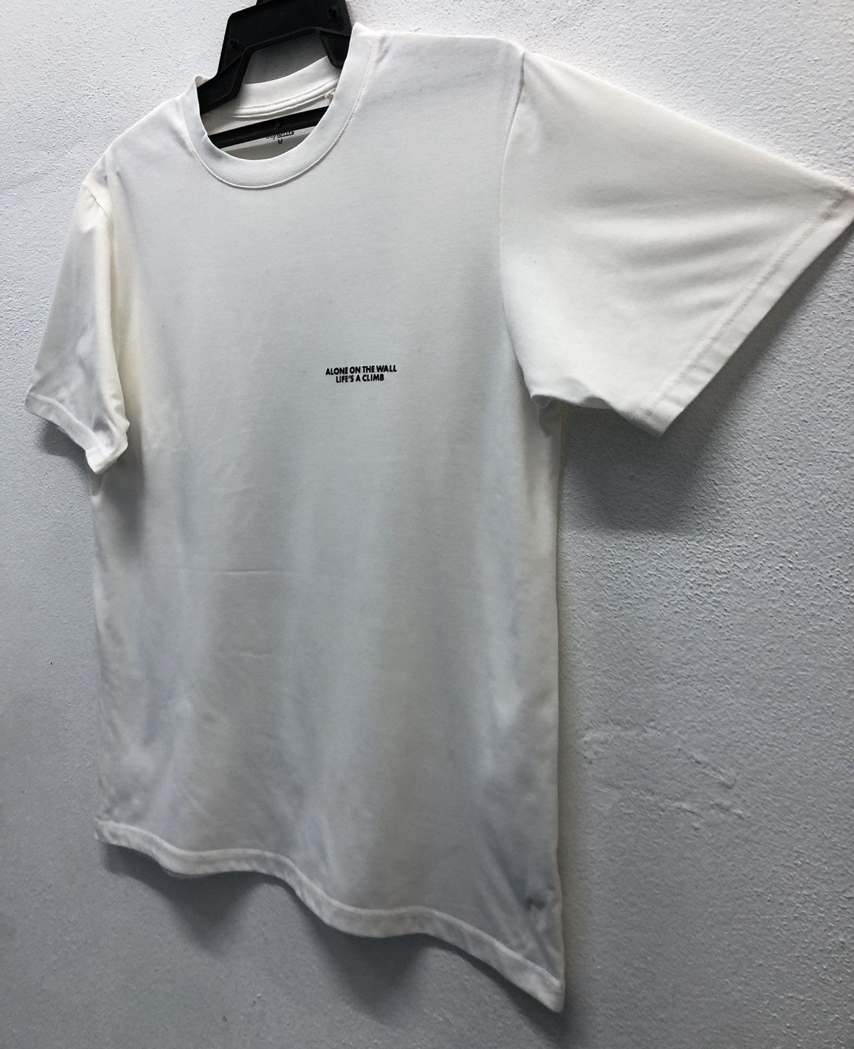GU GU Active Alone On The Wall Life's A Climb T-Shirt Size US M / EU 48-50 / 2 - 6 Thumbnail