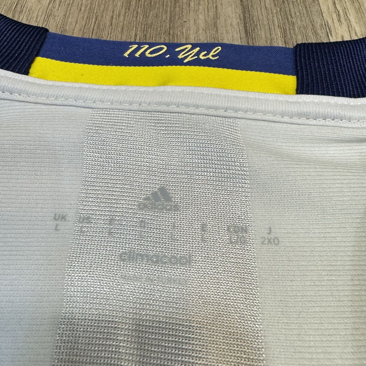 Adidas Fenerbahce 16/17 away shirt #10 V.Persie (bnwt) Size US L / EU 52-54 / 3 - 10 Thumbnail